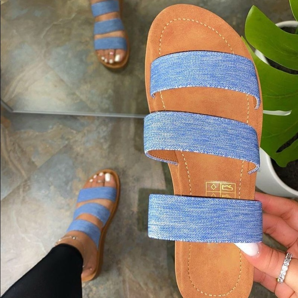 Sandals 🦋 - Picture 2 of 2